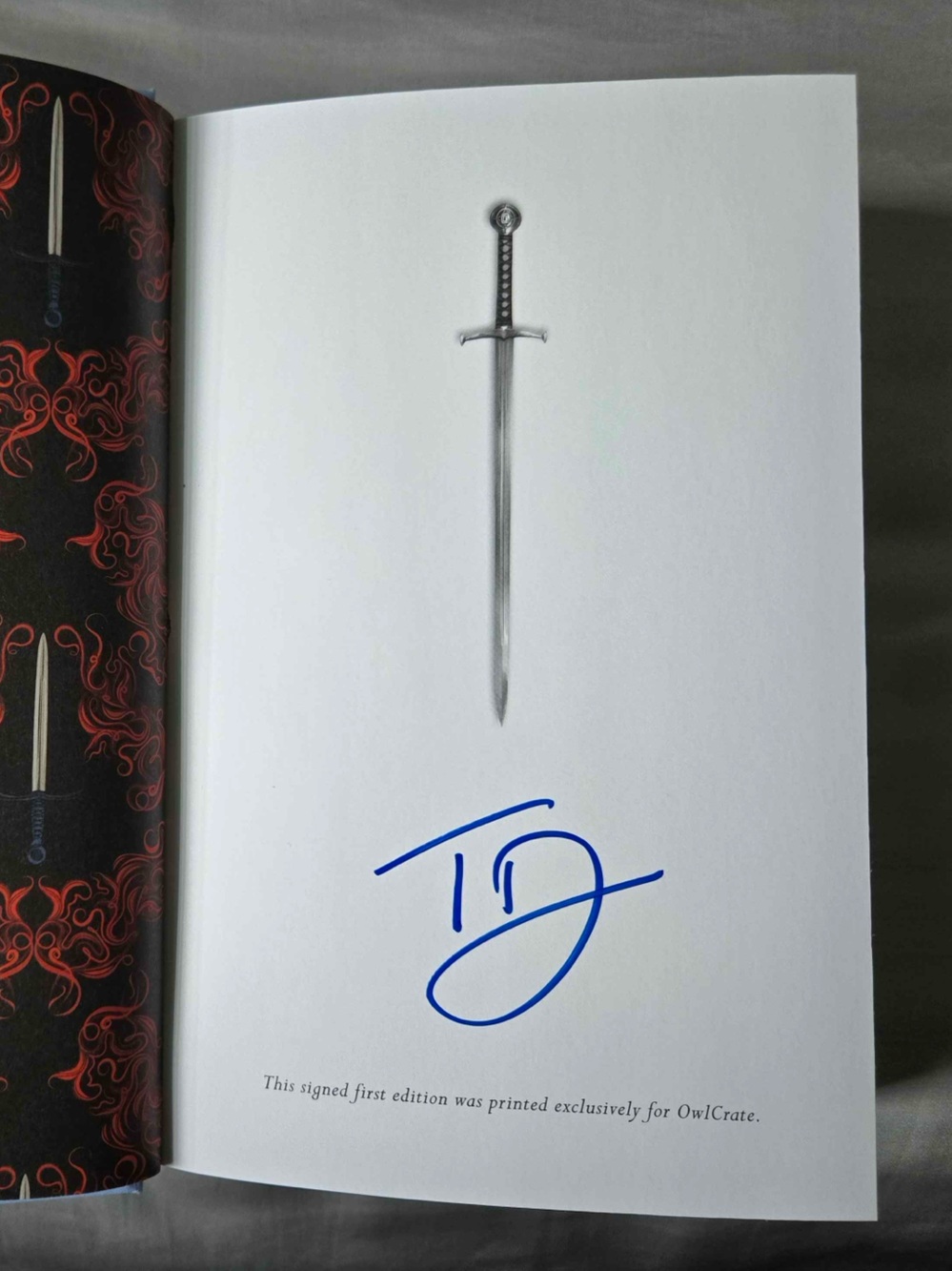 SIGNED Owlcrate Edition - Bloodmarked - Picture 2 of 9